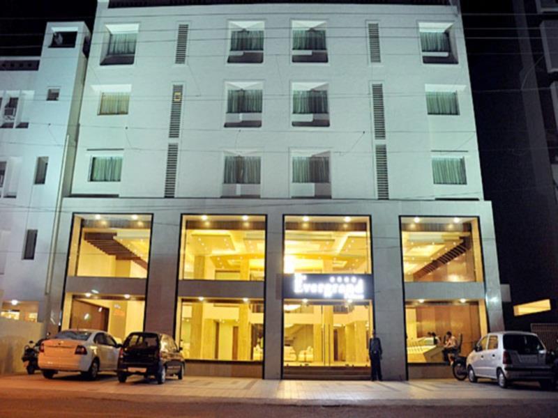 Hotel The Evergrand Palace Rajkot Eksteriør bilde