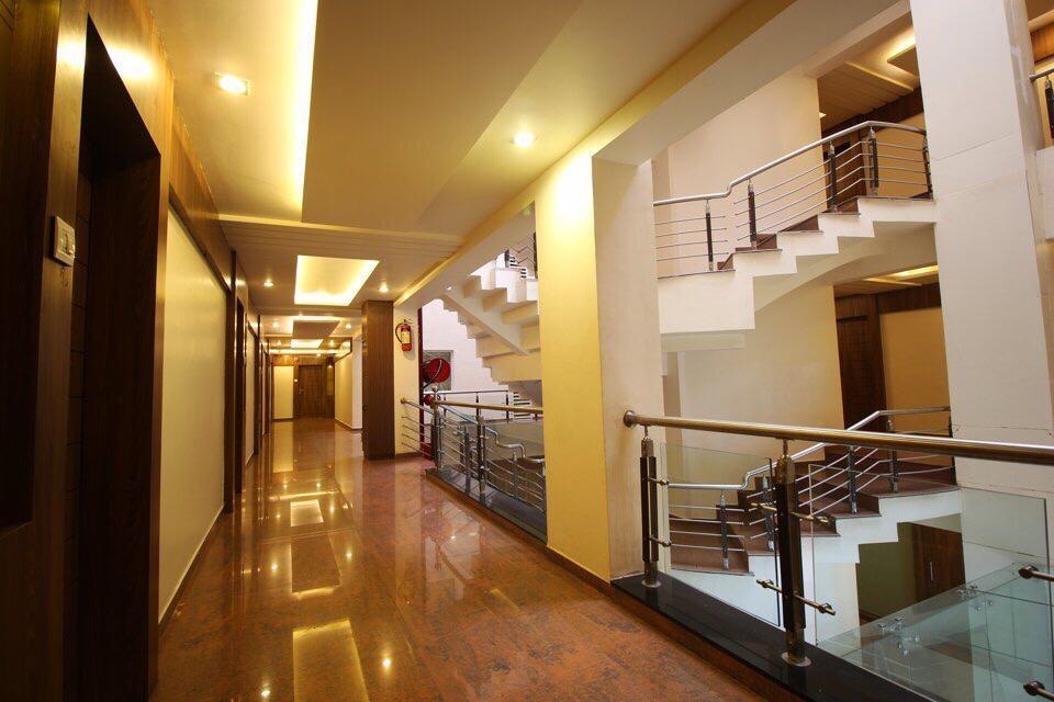 Hotel The Evergrand Palace Rajkot Eksteriør bilde