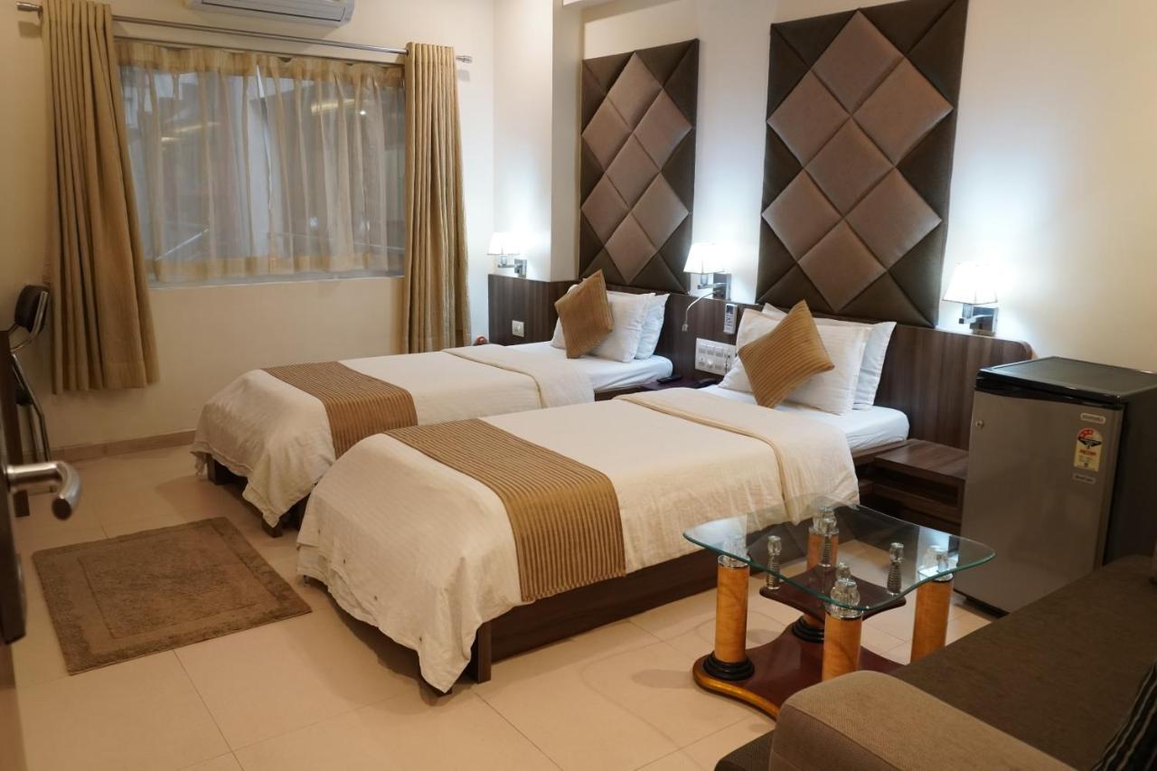 Hotel The Evergrand Palace Rajkot Eksteriør bilde